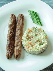 CHINESE VEGETABLE RICE WITH SEEKH KEBABS (440 Kcal)